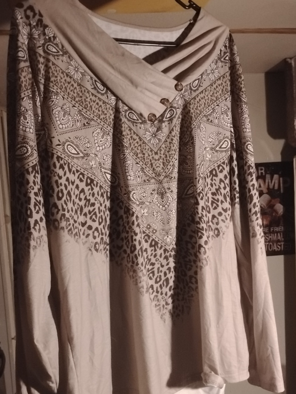 Women’s Beige Long-Sleeve Patterned Pullover Top